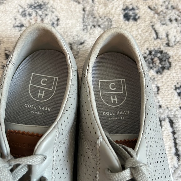 Grey cole haan sneakers size 7 1/2 - Picture 2 of 8
